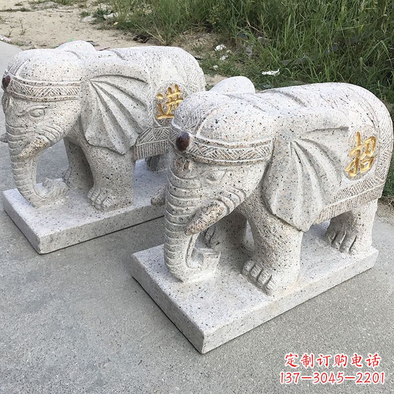 湖北寺庙门口大象石雕