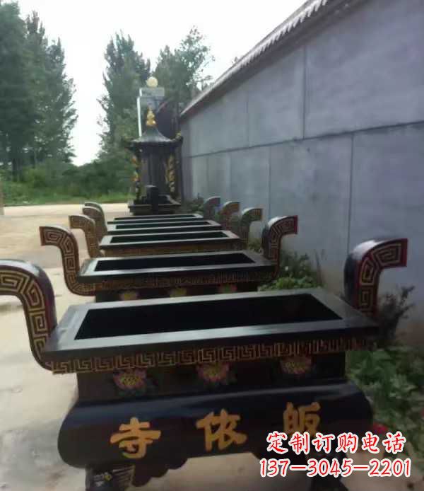湖北寺庙四足方形香炉铜雕