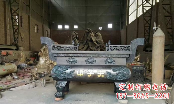 湖北寺庙香炉铜雕_2