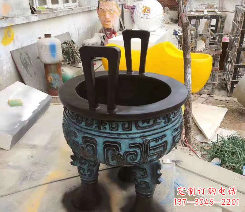 湖北寺庙圆型铜雕香炉