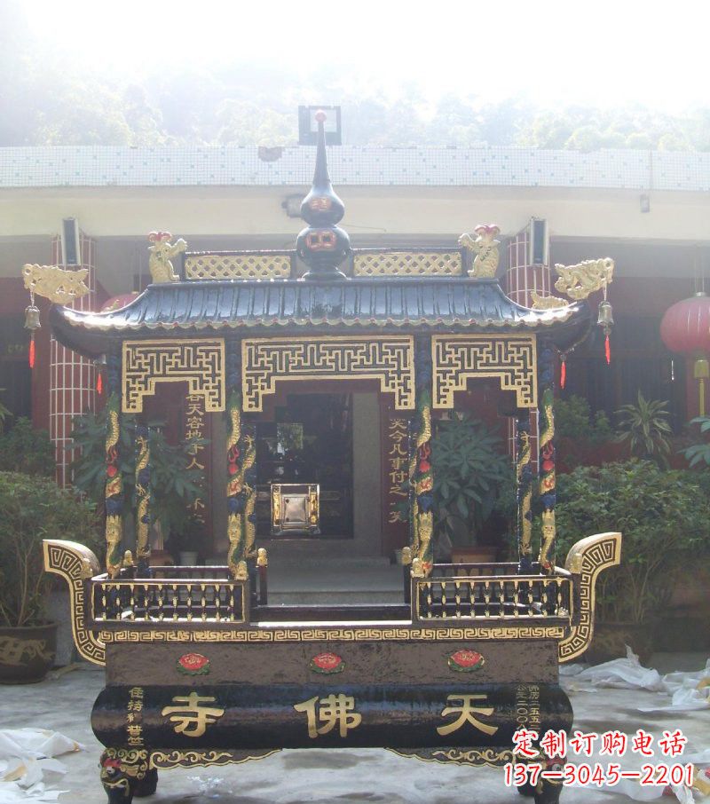 湖北寺庙铸铜四足方形带顶香炉