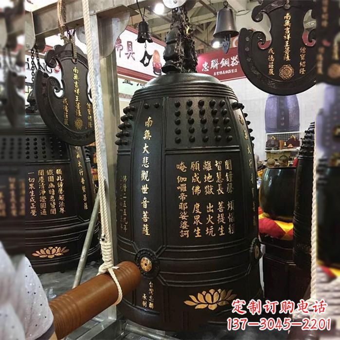 湖北寺院挂钟铜雕塑
