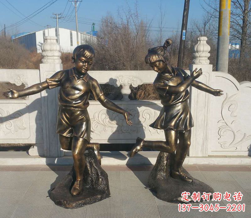 湖北踢毽子的儿童铜雕