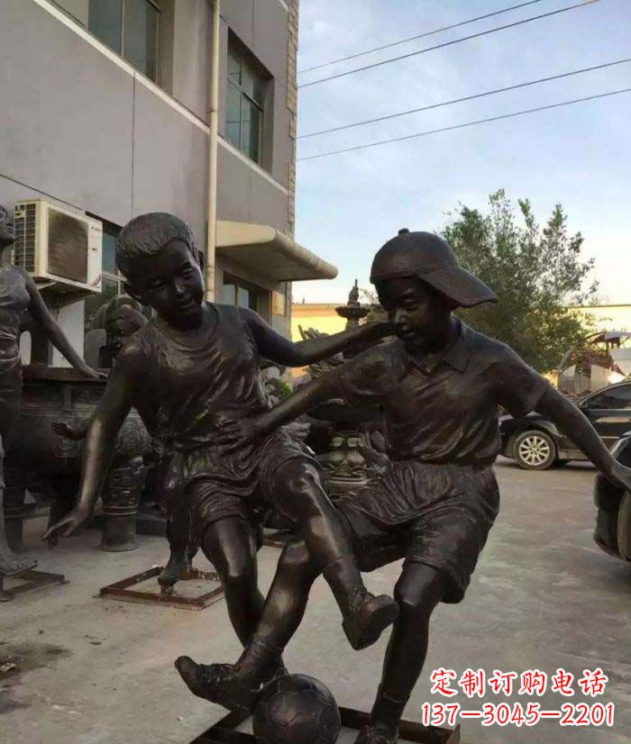 湖北踢足球儿童铜雕 (2)
