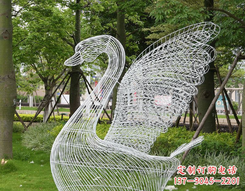 湖北天鹅镂空不锈钢雕塑