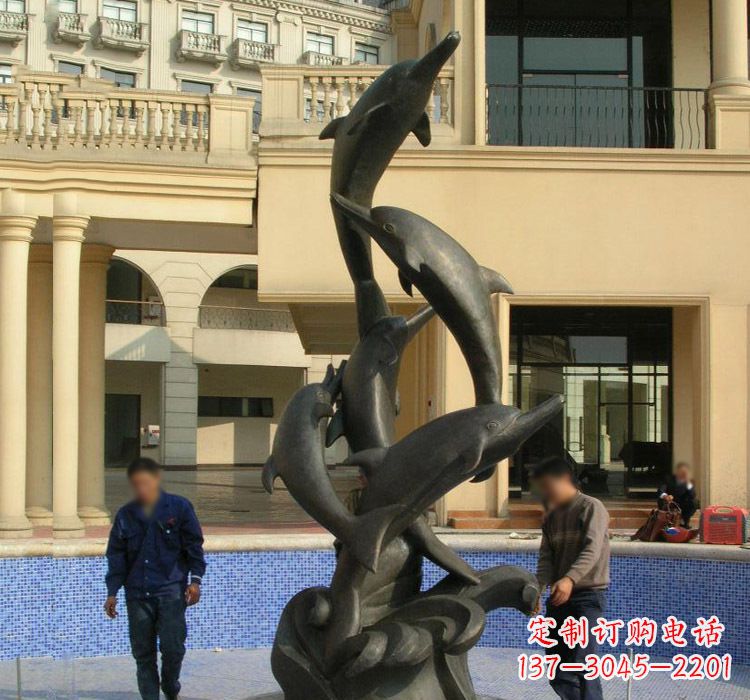 湖北跳跃海豚雕塑