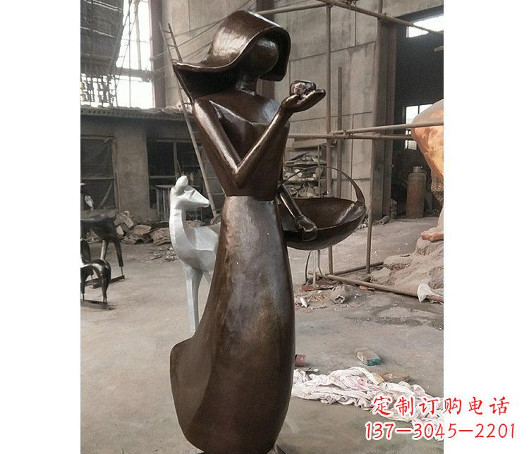 湖北铜雕逛街女孩人物雕塑