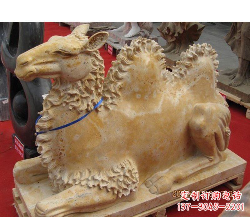 湖北晚霞红动物骆驼石雕