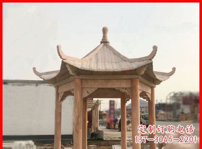 湖北晚霞红公园六角石雕凉亭