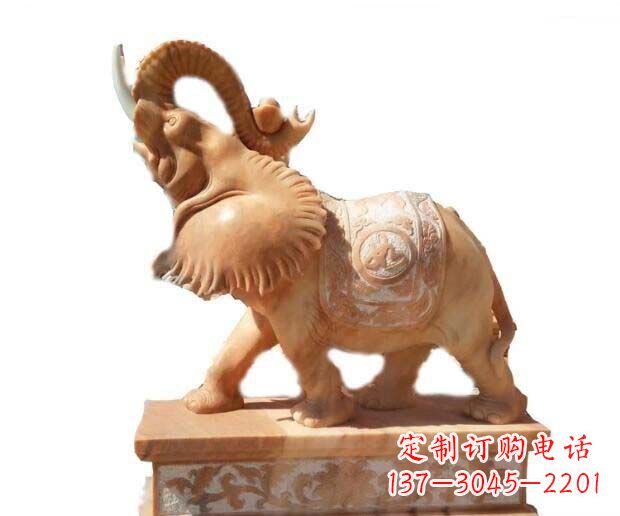 湖北晚霞红吉祥如意象鼻朝天的大象石雕