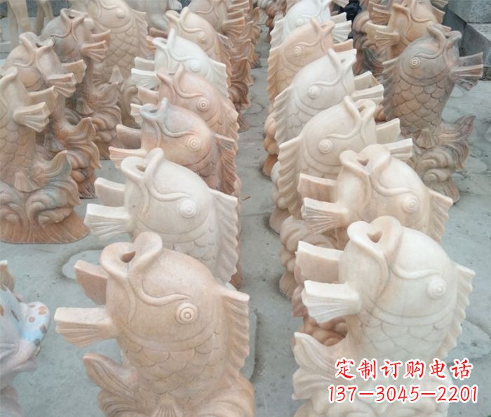 湖北晚霞红喷水鲤鱼公园石雕 (2)
