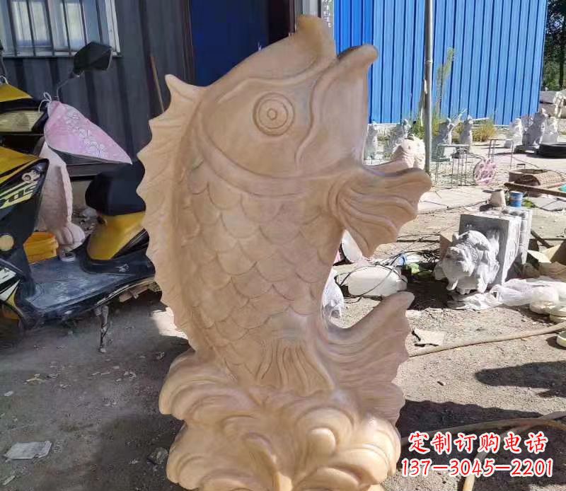 湖北晚霞红喷水鲤鱼石雕