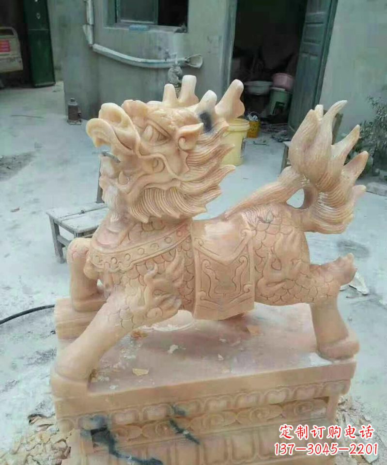 湖北晚霞红麒麟雕塑112