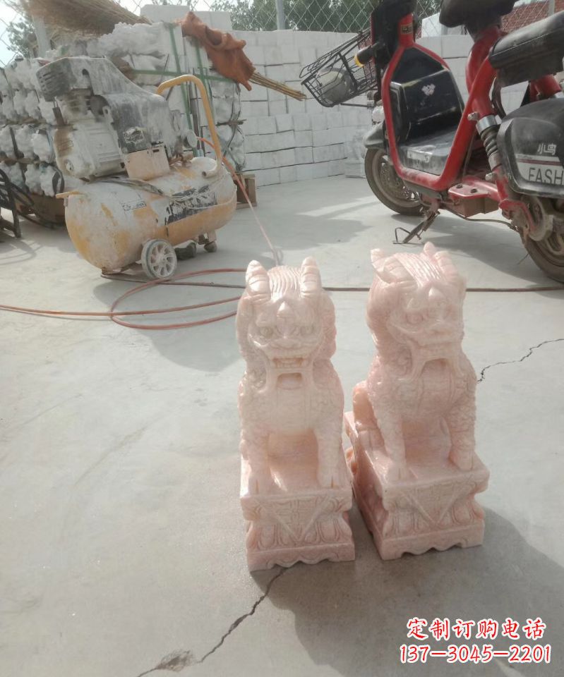 湖北晚霞红神兽麒麟动物雕塑