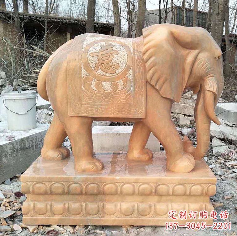 湖北晚霞红石材大象雕塑