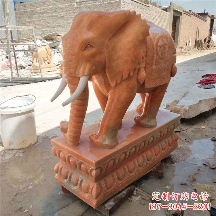 湖北晚霞红石雕大象