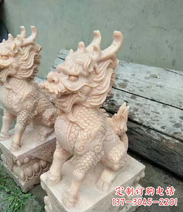 湖北晚霞红石雕麒麟