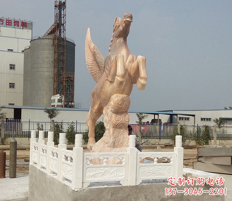 湖北晚霞红祥云飞马企业景观石雕