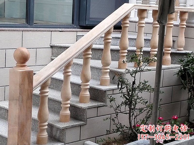 湖北晚霞红小区栏杆石雕