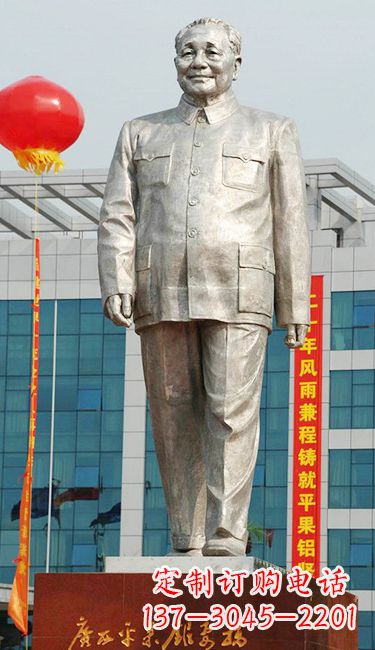 湖北伟人邓小平铜雕像