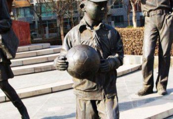 湖北展示小学生活力的足球少年雕塑