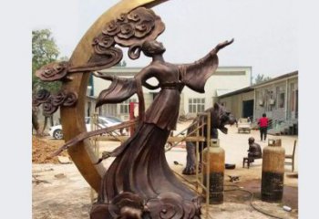 湖北中领雕塑：精美嫦娥月亮铜雕