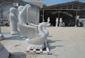 湖北中领雕塑：独具特色的天鹅喷水雕塑