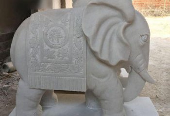 湖北风格多样的大象雕塑