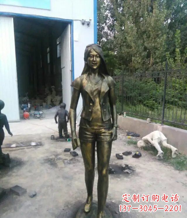 湖北现代美女广场人物铜雕