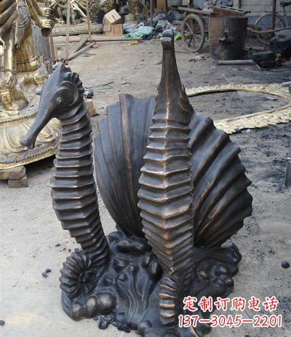 湖北小区动物海马铜雕