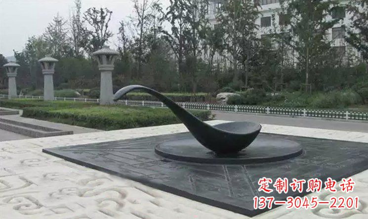 湖北校园古代指南针司南铜雕