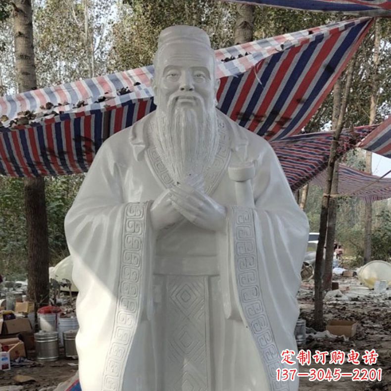 湖北校园孔子雕像