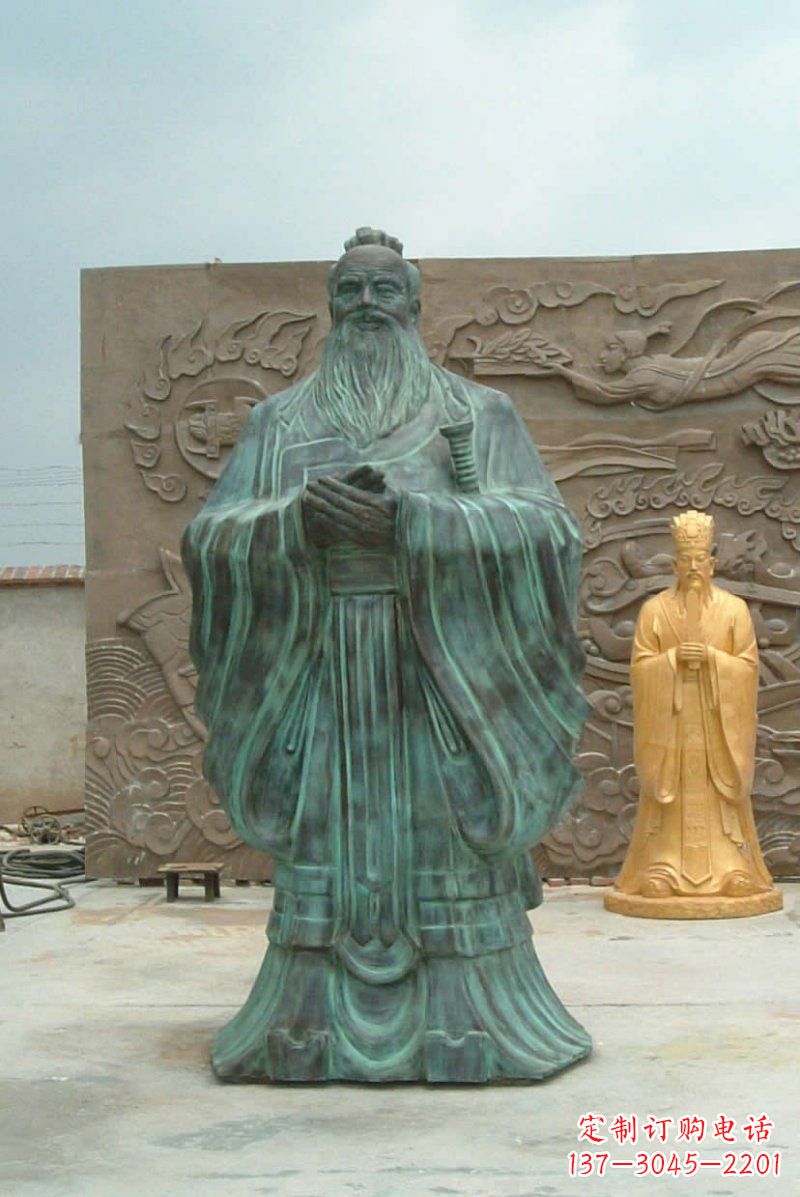 湖北校园青铜仿古孔子