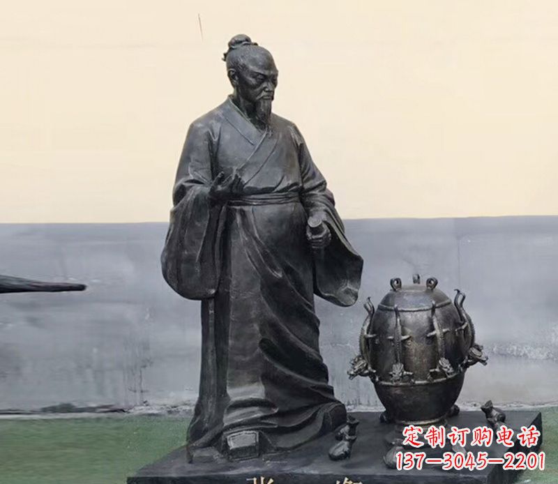 湖北学校张衡和地动仪铜雕