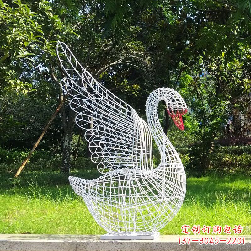 湖北展翅款网格天鹅雕塑（嘴部为实体）