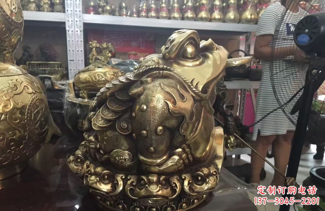 湖北招财金蟾动物铜雕