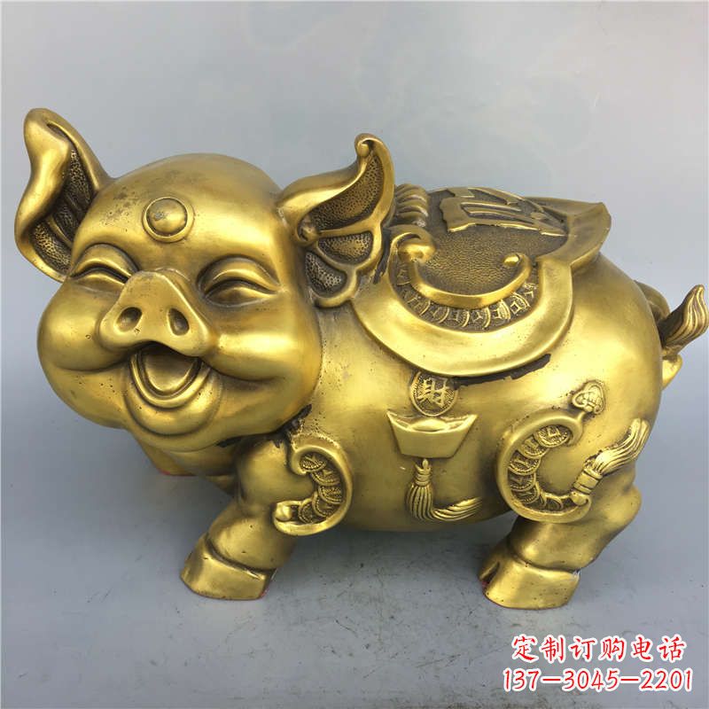 湖北招财卡通猪铜雕-企业商场美陈动物生肖风水雕塑摆件