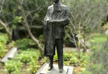 湖北徐悲鸿雕塑著名奔马画家公园铜雕像