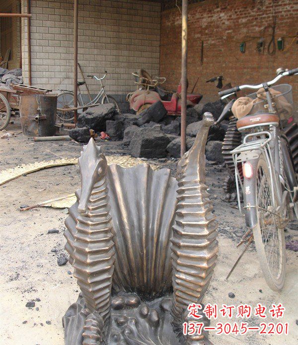 湖北铸铜海马小区动物铜雕