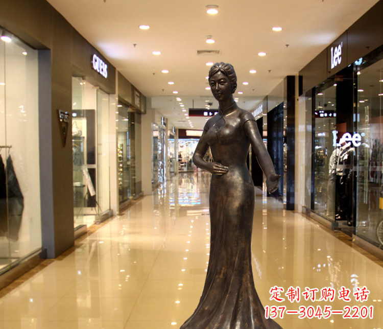 湖北穿旗袍的迎宾女人铜雕