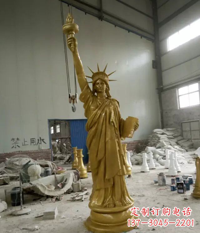 湖北自由女神玻璃钢仿铜人物雕塑