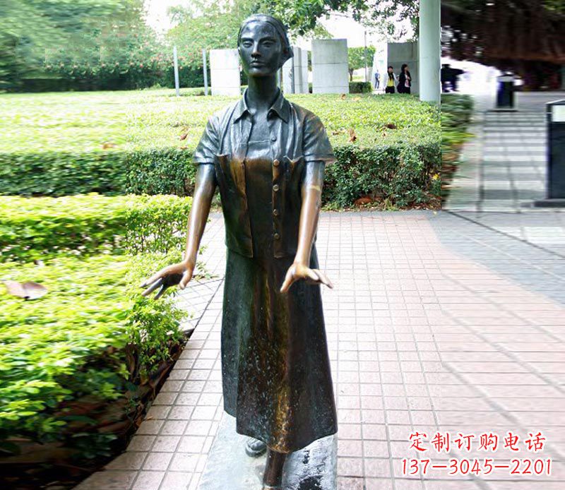 湖北走路的盲人女孩铜雕