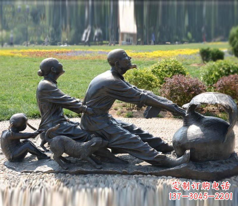 湖北祖孙三人拔萝卜铜雕