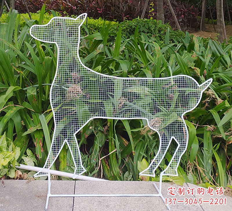 湖北街道创意不锈钢镂空摆件鹿雕塑